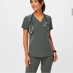 Figs Women's Bonsai Scrub Set